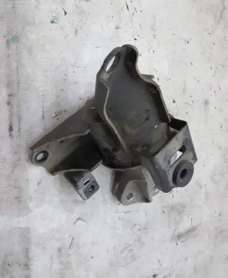 Suzuki SX4 S-Cross Gearbox mounting bracket KRIS235789