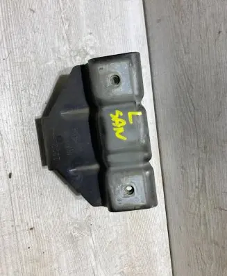 Dacia Sandero III Fender mounting bracket 651416878R