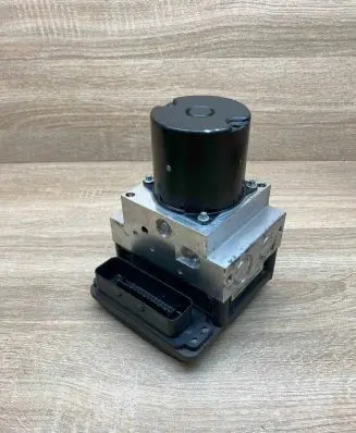 BMW 5 E60 E61 ABS Pump 6783360 6774679