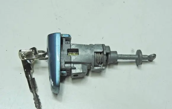 Mitsubishi ASX Front door lock (next to the handle) 