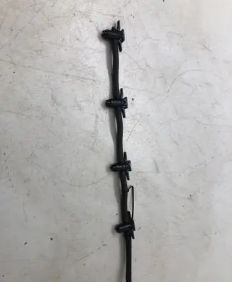 Nissan X-Trail T31 Fuel injector supply line/pipe 