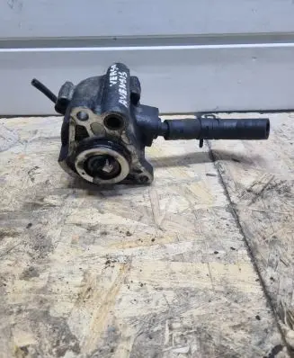 Toyota Avensis Verso Vacuum pump