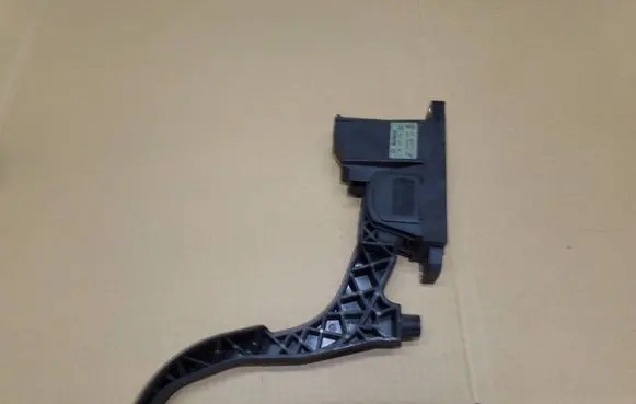 Seat Ibiza III (6L) Accelerator throttle pedal 0281002378