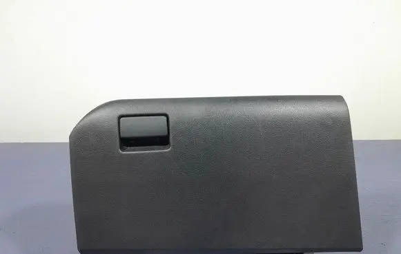 Toyota Auris E180 Glove box