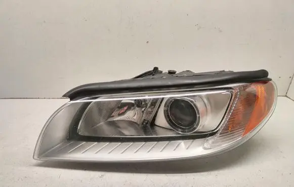 Volvo V70 Headlight/headlamp