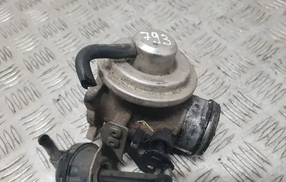 Skoda Fabia Mk1 (6Y) EGR valve 038129637B