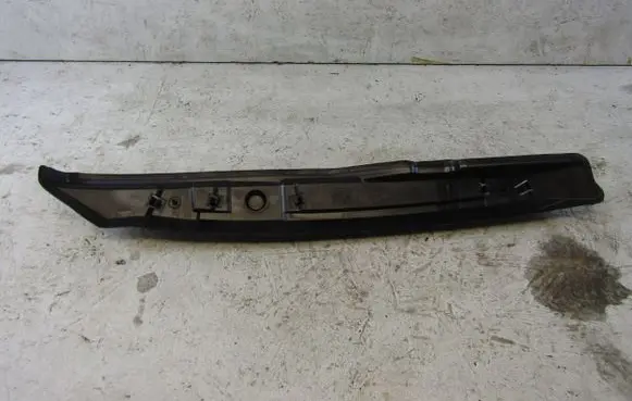 Skoda Fabia Mk3 (NJ) Fender foam support/seal 6V0821111