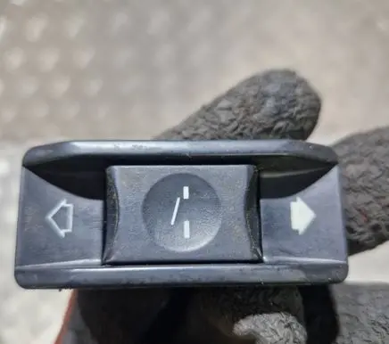 BMW 5 E39 Sunroof switch 03015000 6131 8352182