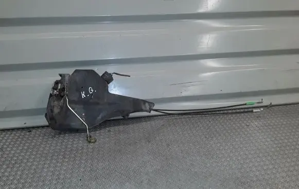 Toyota RAV 4 (XA20) Rear door lock 