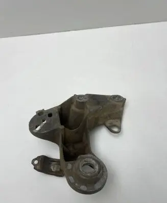 Audi A4 S4 B5 8D Engine mounting bracket 8D0199352H