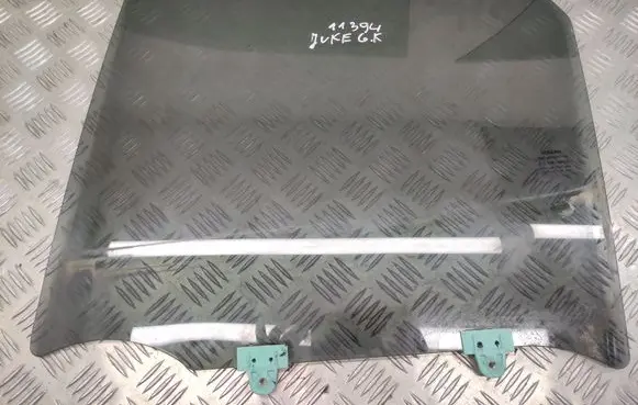 Nissan Juke I F15 Rear door window glass