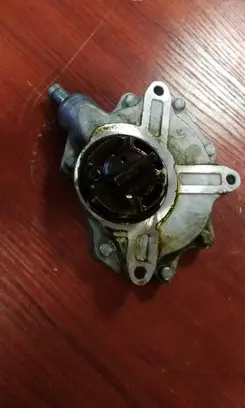 BMW 3 E92 E93 Vacuum pump 7542496