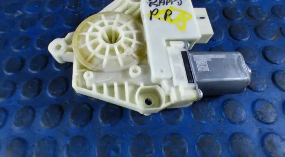 Skoda Rapid (NH) Front door window regulator motor CART5JA959812F 5JA959812F A66993111
