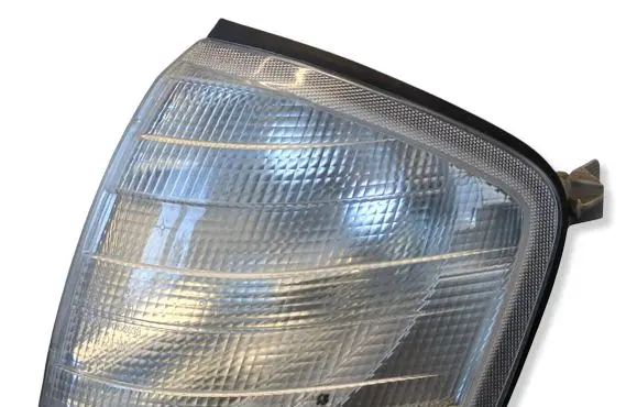 Mercedes-Benz C W202 Front indicator light 1305232923 2028260743 1305232109