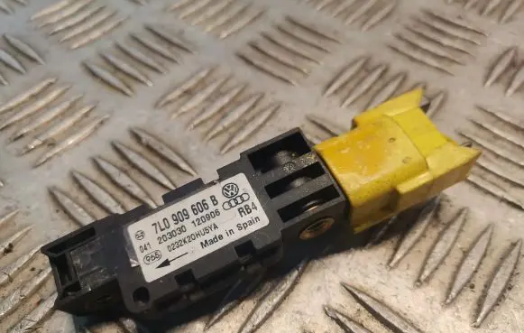 Porsche Cayenne (9PA) Airbag deployment crash/impact sensor 7L0909606B