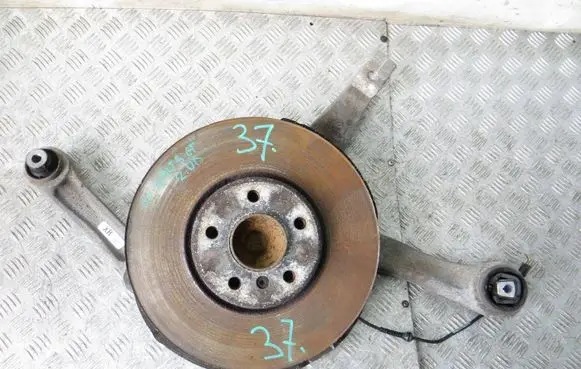 BMW 5 GT F07 Front wheel hub spindle knuckle