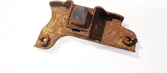 Engine mounting bracket