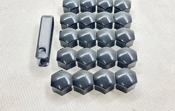 Tesla Model Y Wheel nut cap/cover
