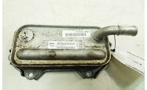 Toyota Verso Oil filter mounting bracket 157100R010
