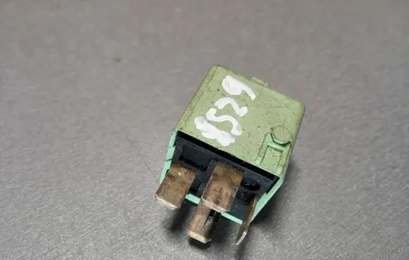 BMW 5 E39 Other relay 8373700 61368373700