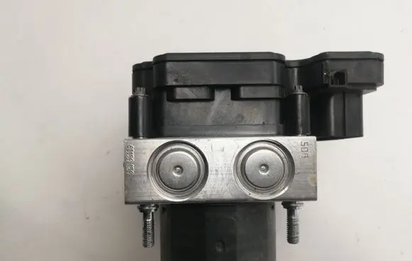 Nissan Qashqai ABS Pump 2265106455