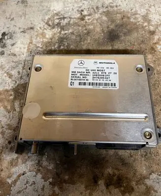 Mercedes-Benz E W211 Bluetooth control unit module A2118702726 UH03MM01PV