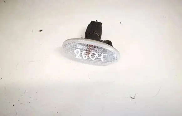Mazda 3 II Front fender indicator light a052889