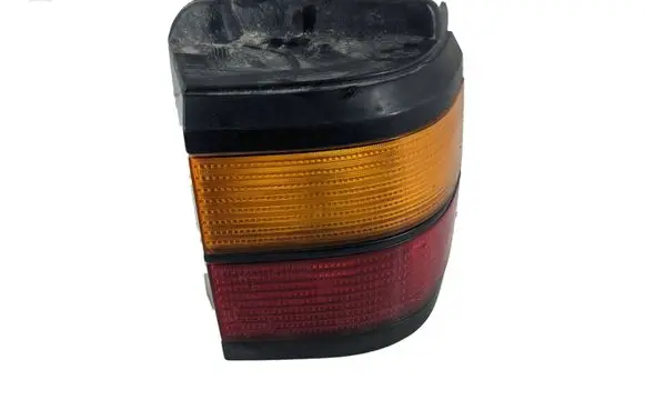 Volkswagen PASSAT B3 Rear/tail lights 333945112