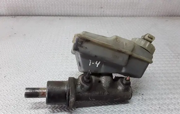 Volkswagen Transporter - Caravelle T4 Master brake cylinder 701611303A