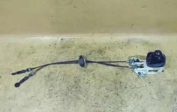Hyundai i30 Gear selector/shifter in gearbox 