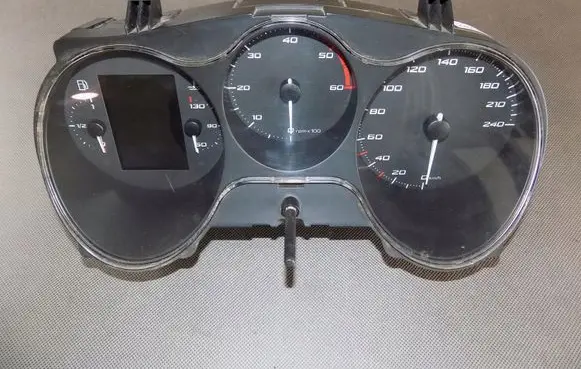 Seat Altea XL Speedometer (instrument cluster) 1P0920853C
