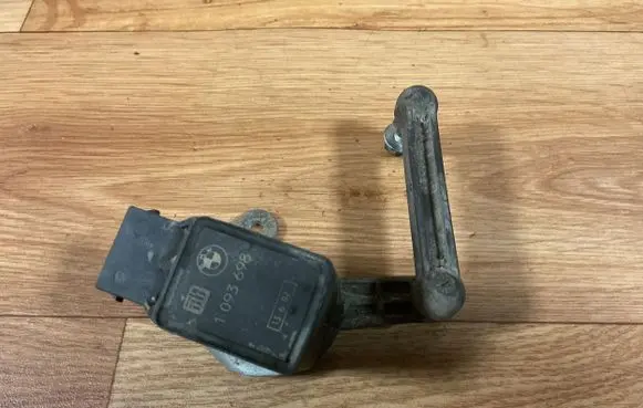 BMW 5 E39 Headlight/headlamp level sensor 1093698