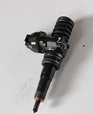 Seat Ibiza IV (6J,6P) Fuel injector 038130073BP 0414720308