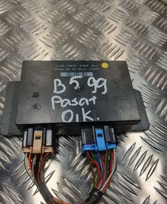 Volkswagen PASSAT B5 Comfort/convenience module 1J0959799AJ