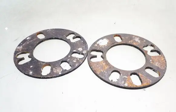 Volkswagen Touareg I Wheel spacers 