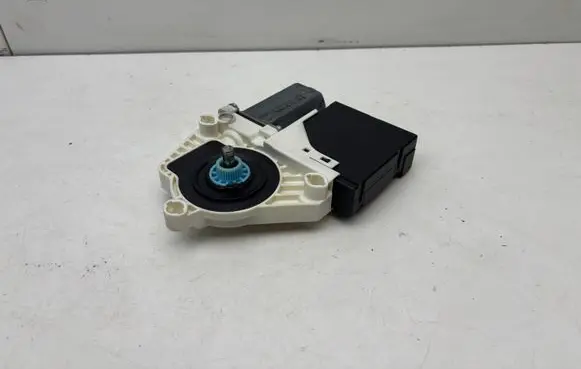 Volkswagen PASSAT CC Front door window regulator motor 3C0959792C 3C8959702 3C8837462J