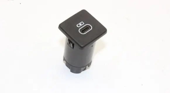 Jaguar I-Pace USB socket connector M8E219010CA