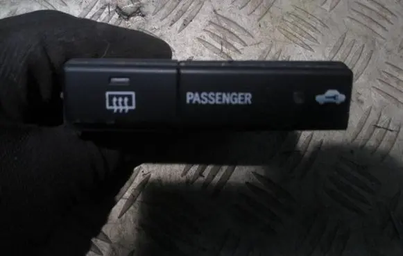 Toyota Avensis T250 Windscreen/window heater switch 8479005130C 06W10E MS104100112