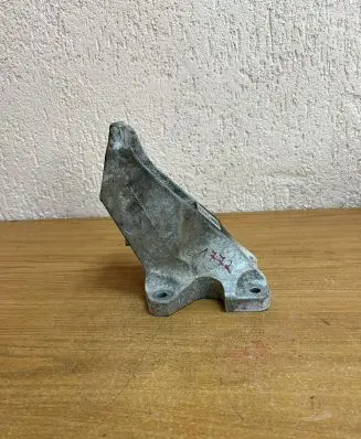 Land Rover Discovery 5 Engine mounting bracket HPLA6037AB HPLA6037 1772