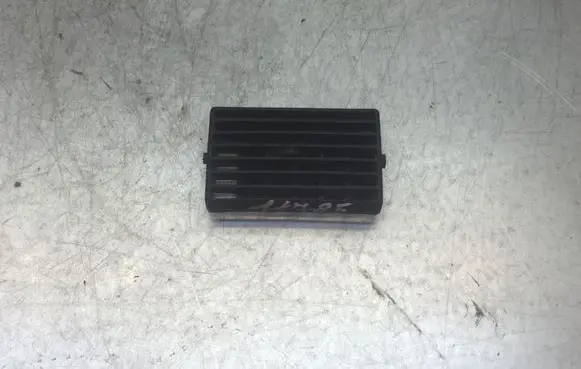 Volkswagen Golf IV Dashboard side air vent grill/cover trim