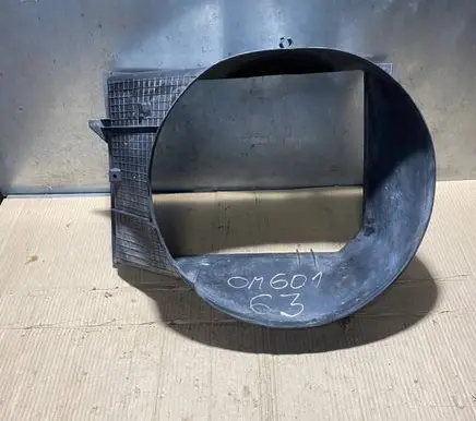 Mercedes-Benz E W124 Radiator cooling fan shroud 1245050555