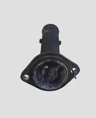 Volkswagen PASSAT B6 Engine coolant pipe/hose 045121121A