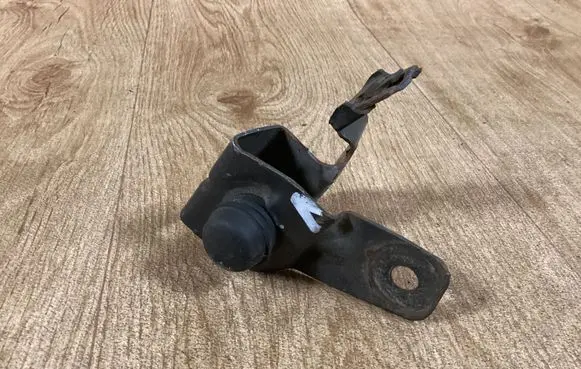Opel Insignia A Radiator support slam panel bracket 13248767