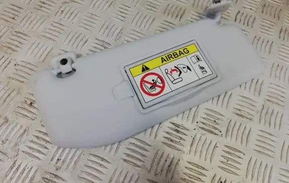 Opel Mokka X Sun visor