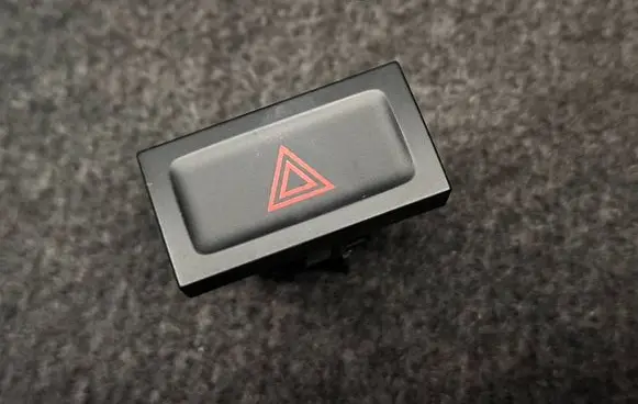 Volkswagen Tiguan Hazard light switch 5N0953509A