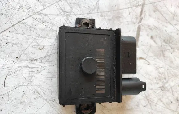 BMW 5 F10 F11 Glow plug pre-heat relay 780015605