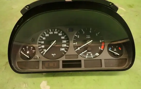 BMW 5 E39 Speedometer (instrument cluster) 8375669