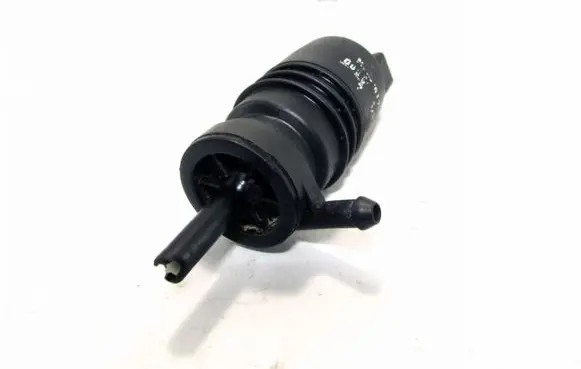 Volkswagen PASSAT B5 Windscreen/windshield washer pump