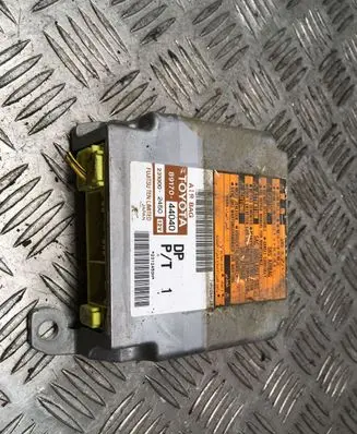 Toyota Avensis T220 Airbag control unit/module 2310002450 8917044040 2312450H
