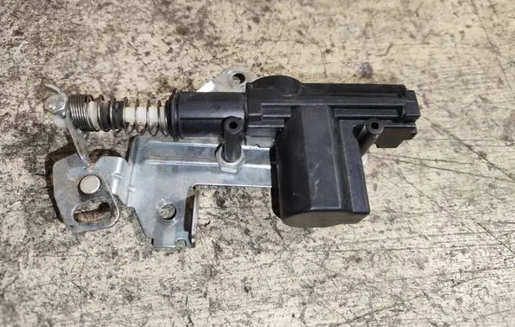 Ford Fiesta Central locking motor 